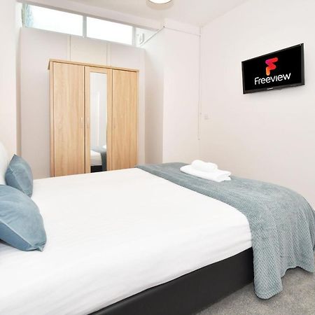 Wistaston House By Yourstays 5 Double Bedrooms And 2 Bathrooms, Great For Groups! Book Now! Crewe Eksteriør billede