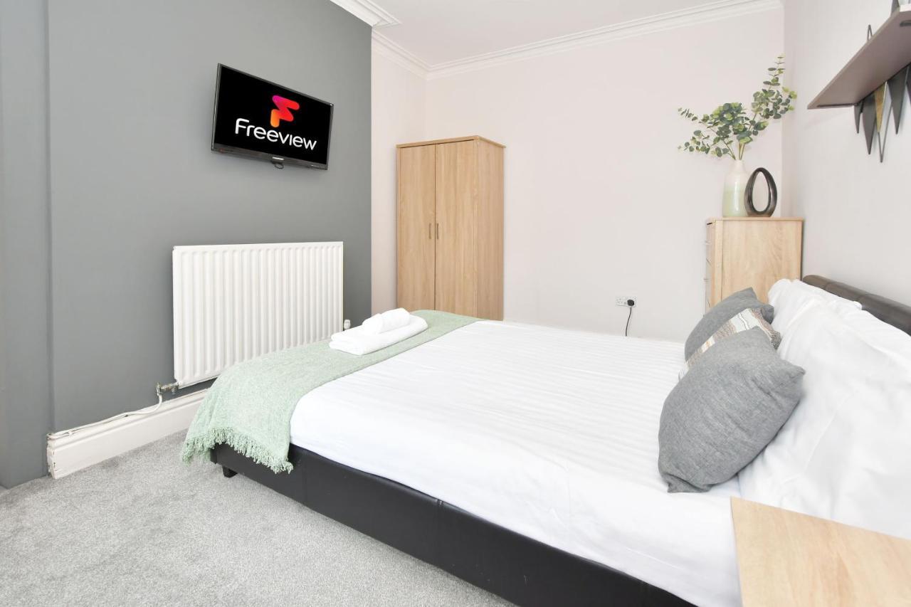Wistaston House By Yourstays 5 Double Bedrooms And 2 Bathrooms, Great For Groups! Book Now! Crewe Eksteriør billede