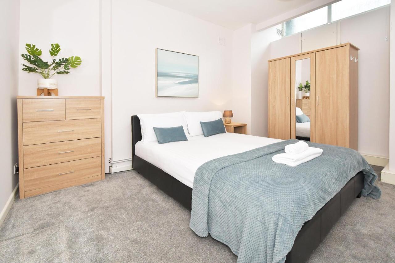 Wistaston House By Yourstays 5 Double Bedrooms And 2 Bathrooms, Great For Groups! Book Now! Crewe Eksteriør billede