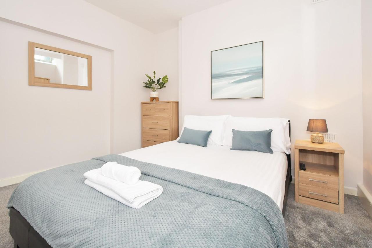 Wistaston House By Yourstays 5 Double Bedrooms And 2 Bathrooms, Great For Groups! Book Now! Crewe Eksteriør billede