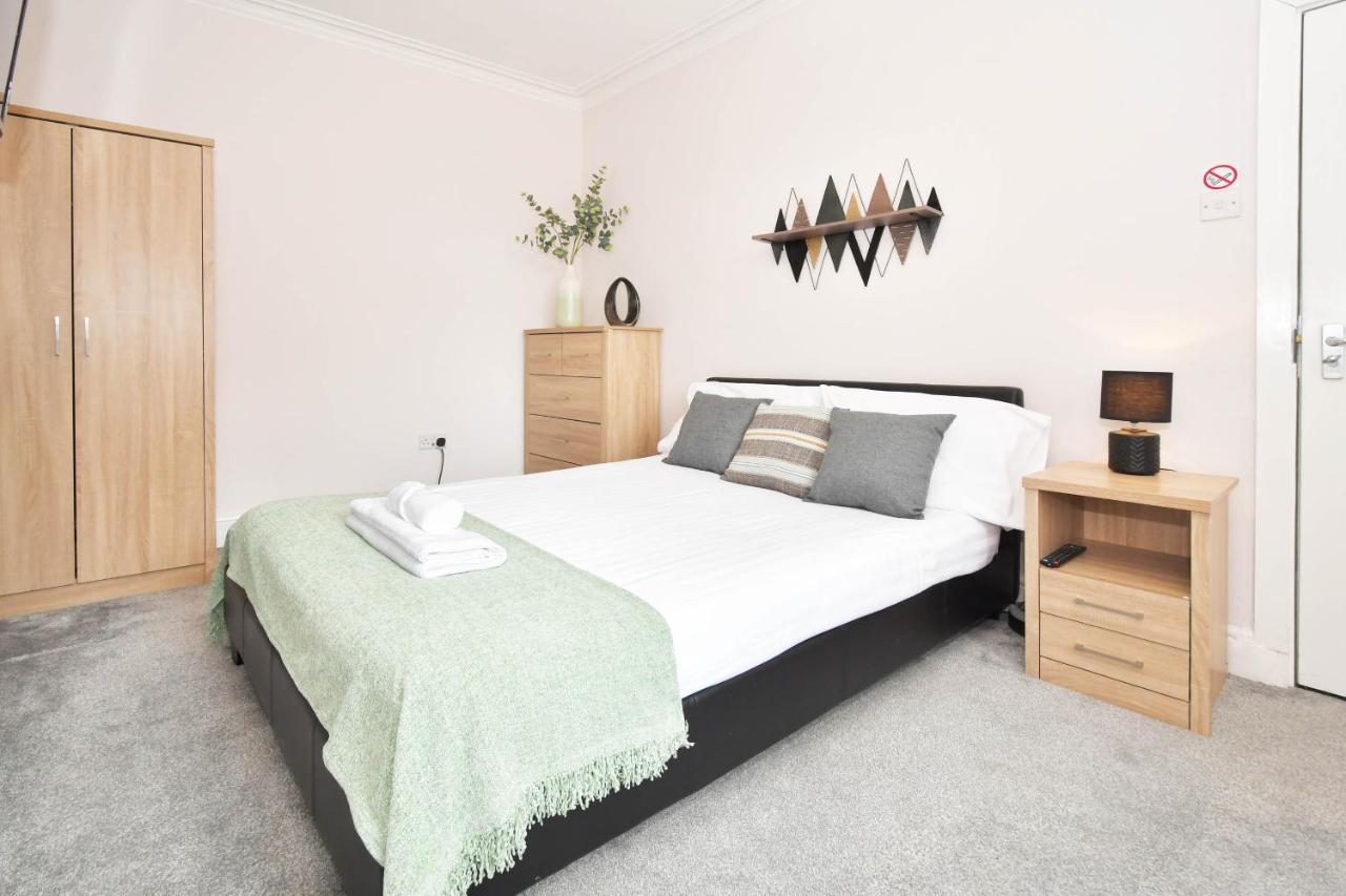 Wistaston House By Yourstays 5 Double Bedrooms And 2 Bathrooms, Great For Groups! Book Now! Crewe Eksteriør billede