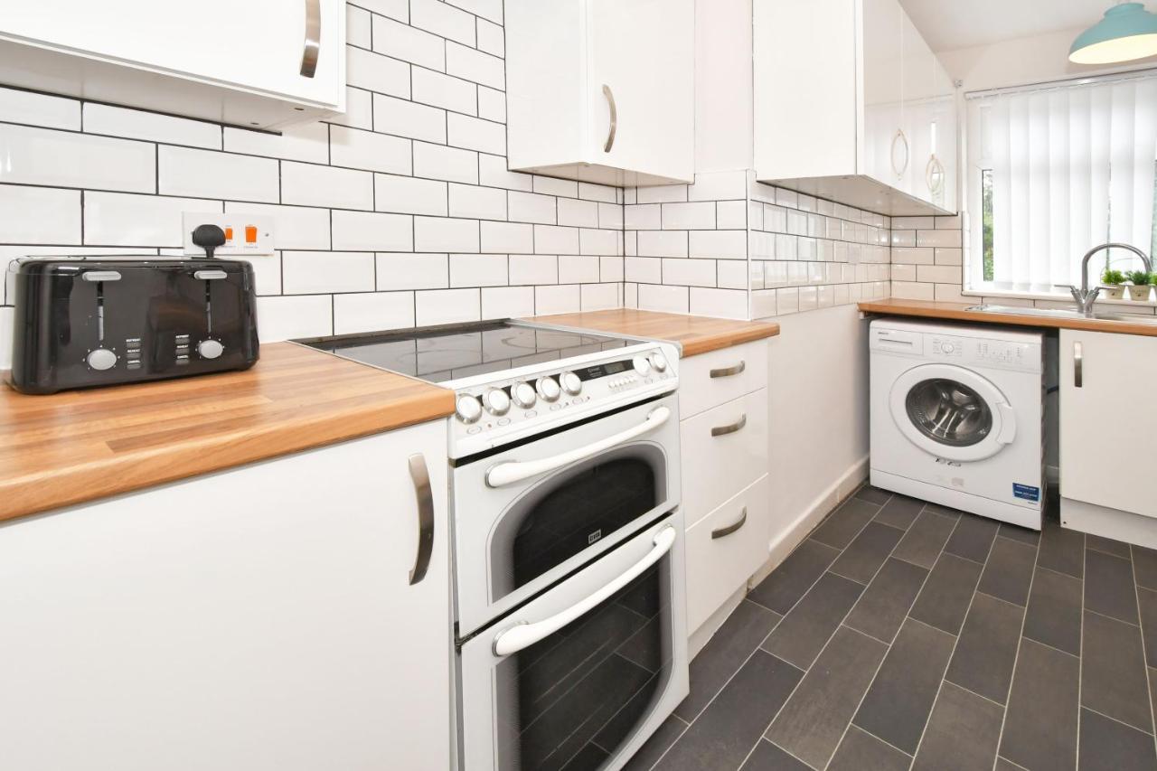 Wistaston House By Yourstays 5 Double Bedrooms And 2 Bathrooms, Great For Groups! Book Now! Crewe Eksteriør billede