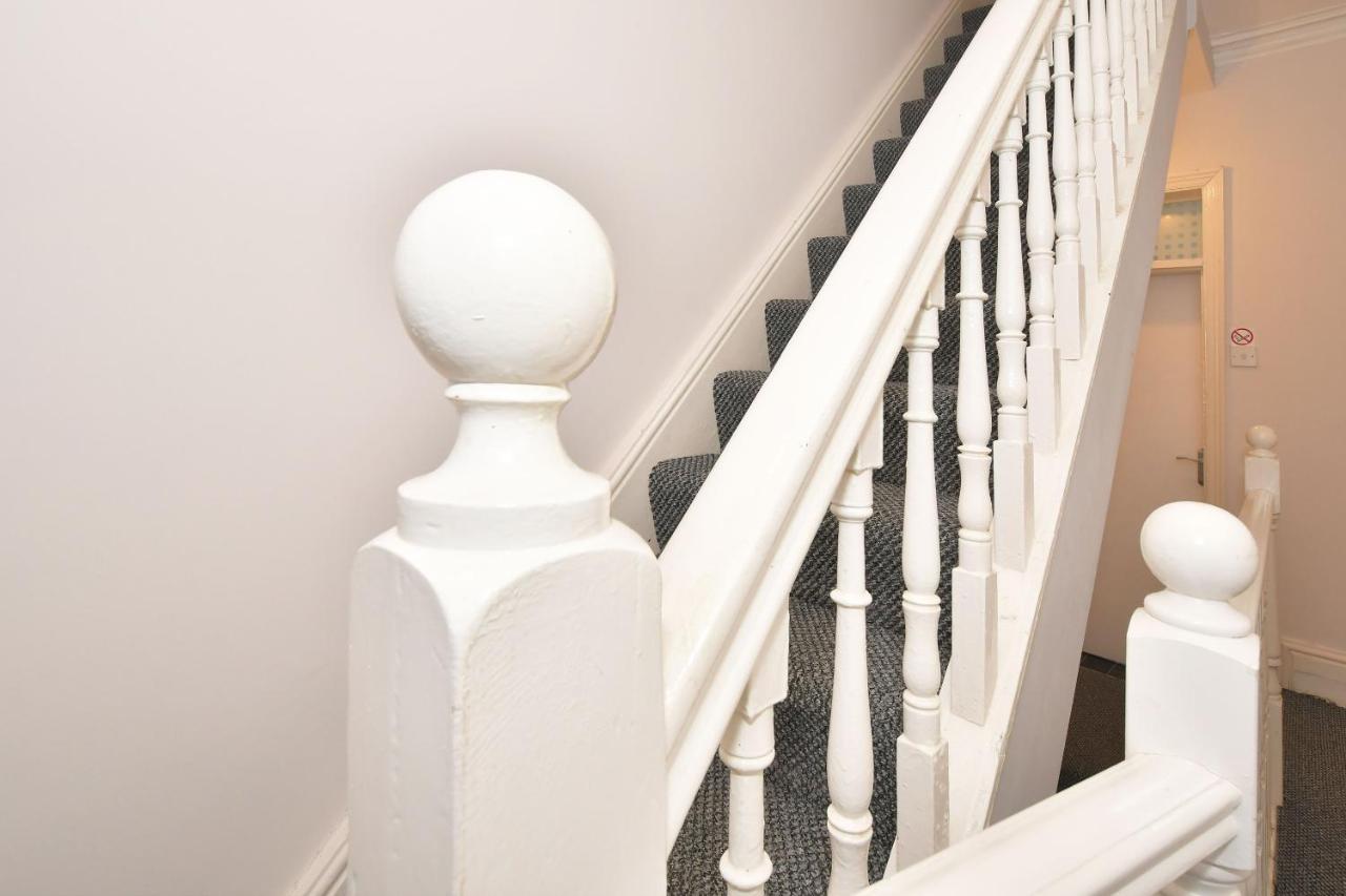Wistaston House By Yourstays 5 Double Bedrooms And 2 Bathrooms, Great For Groups! Book Now! Crewe Eksteriør billede