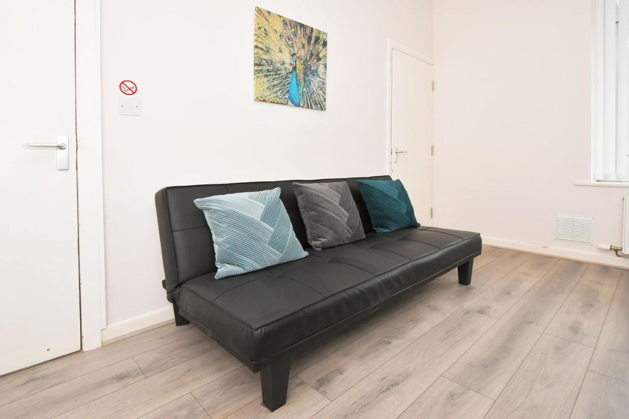 Wistaston House By Yourstays 5 Double Bedrooms And 2 Bathrooms, Great For Groups! Book Now! Crewe Eksteriør billede